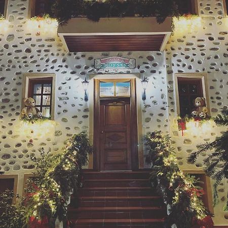 Εννεα Μουσεσ Παραδοσιακός Ξενώνας Velvendósz Kültér fotó