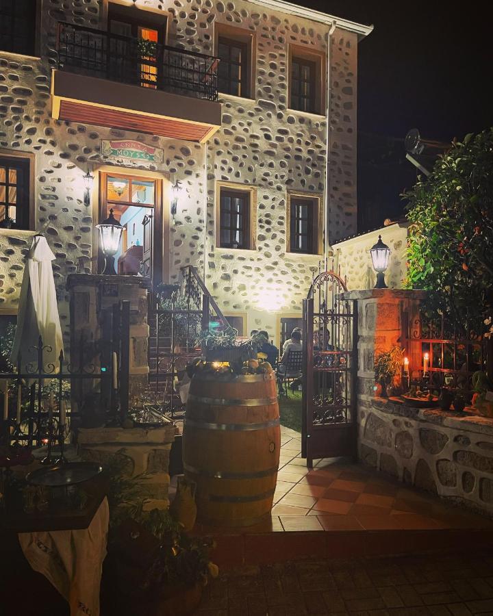 Εννεα Μουσεσ Παραδοσιακός Ξενώνας Velvendósz Kültér fotó